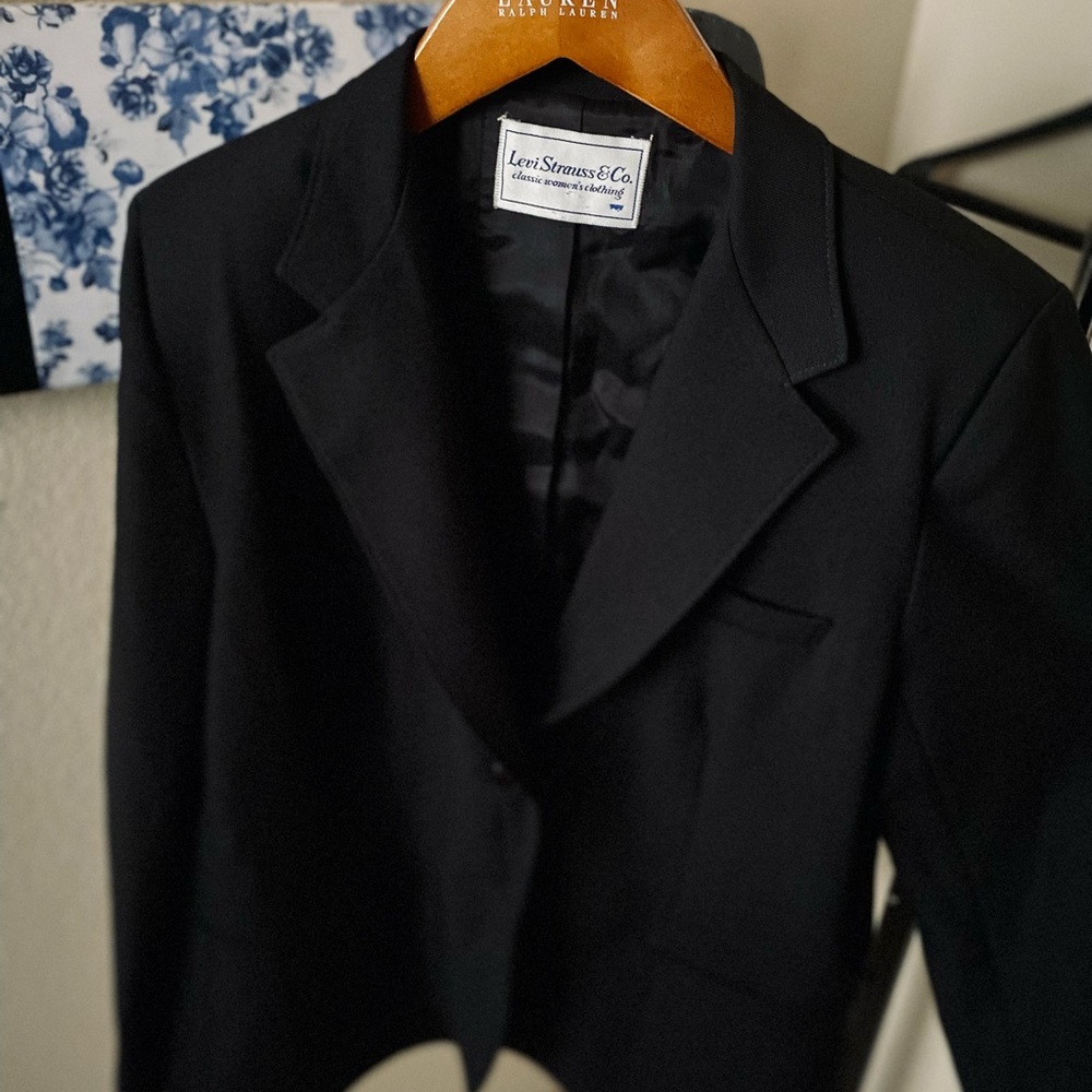 Black Levi-Strauss women’s blazer